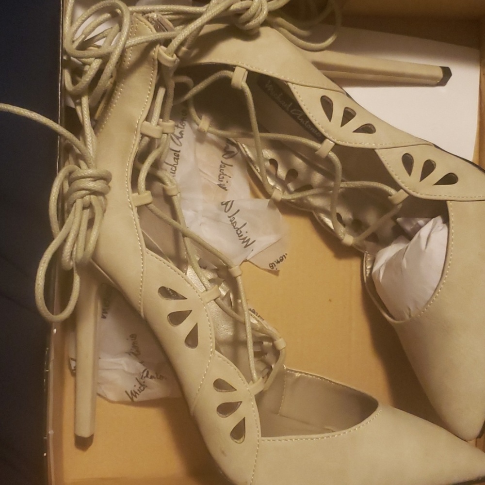 Shoes - Picture 2 of 2